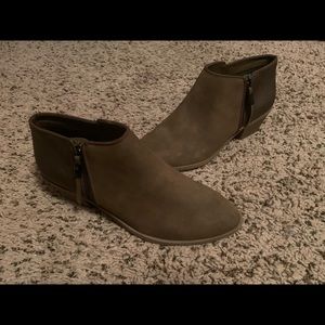 Vera Wang Booties Size 10